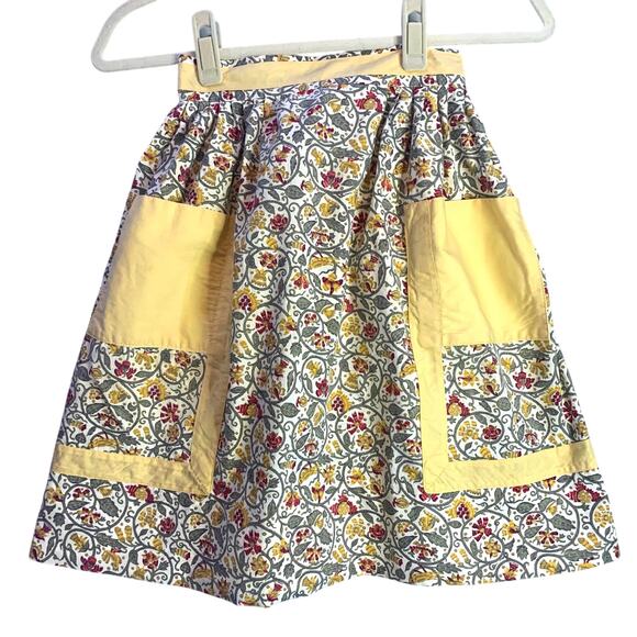Retro Look Hostess Apron, Westminster Linen Brand, Cute Print Pockets, One Size - Picture 1 of 10